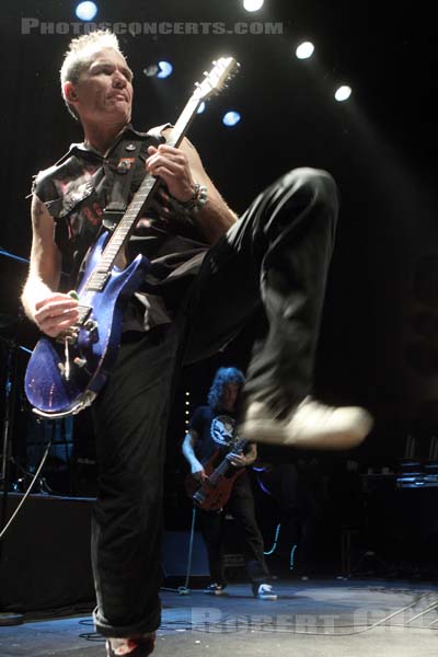 JELLO BIAFRA AND THE GUANTANAMO SCHOOL OF MEDECINE - 2014-04-23 - PARIS - CentQuatre - Salle 400 - 